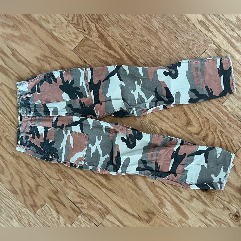 Topshop Wide Leg Pink Camo Pants (US 2)